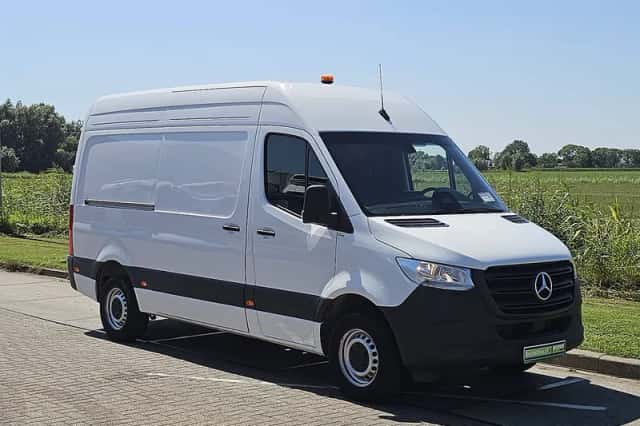 Mercedes-Benz Sprinter (2024) thumbnail 4