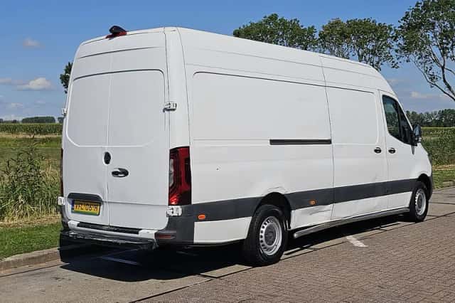 Mercedes-Benz Sprinter (2020) thumbnail 3