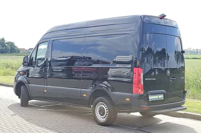 Mercedes-Benz Sprinter (2024) thumbnail 5