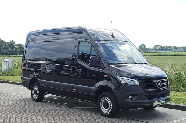 Mercedes-Benz Sprinter (2024) thumbnail 4