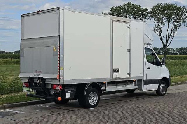 Mercedes-Benz Sprinter (2023) thumbnail 3