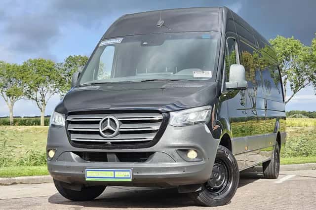 Mercedes-Benz Sprinter (2022) thumbnail 1