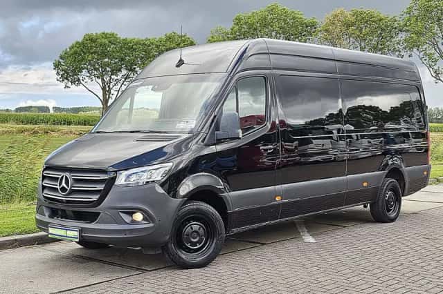 Mercedes-Benz Sprinter (2022) thumbnail 2