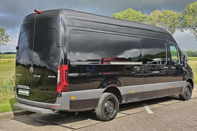 Mercedes-Benz Sprinter (2022) thumbnail 3