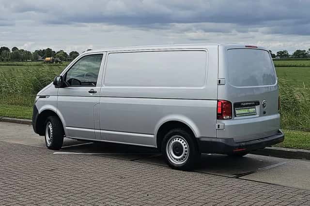 Volkswagen Transporter (2021) thumbnail 5