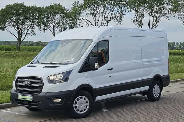 Ford Transit (2023) thumbnail 2