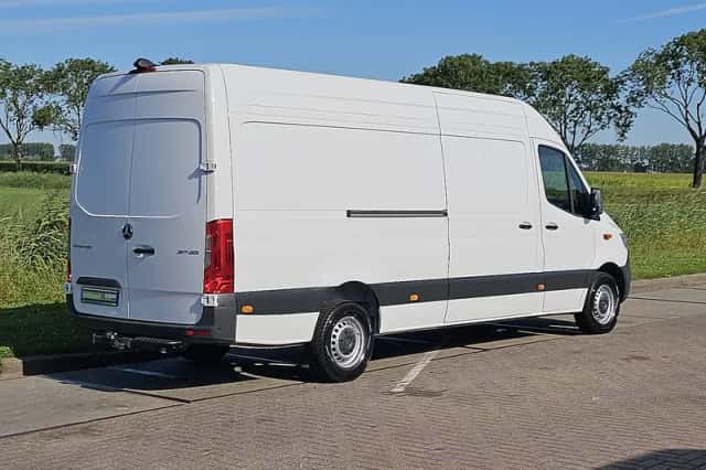Mercedes-Benz Sprinter (2024) thumbnail 3