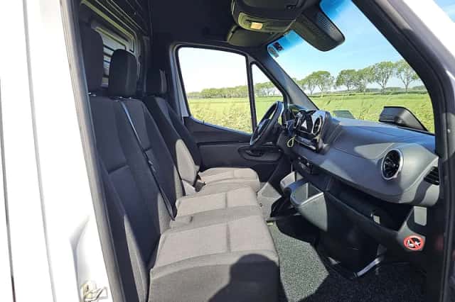 Mercedes-Benz Sprinter (2024) thumbnail 6