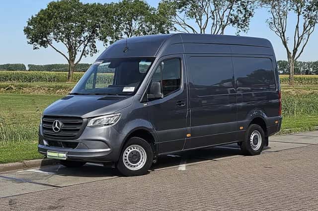 Mercedes-Benz Sprinter (2021) thumbnail 2