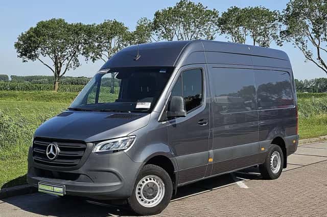 Mercedes-Benz Sprinter (2021) thumbnail 2