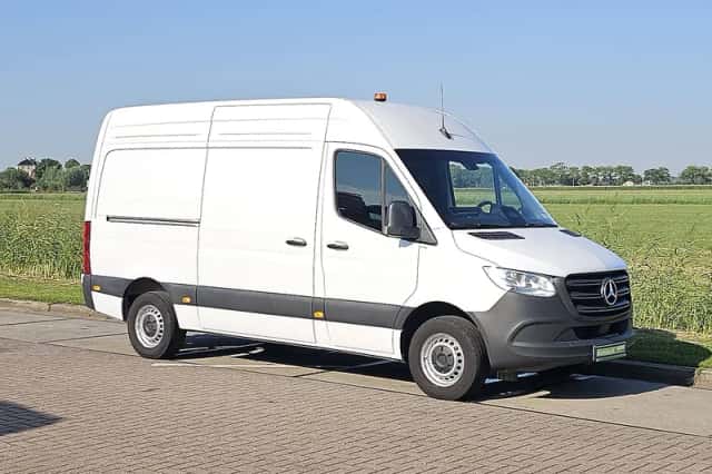 Mercedes-Benz Sprinter (2024) thumbnail 4