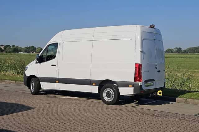 Mercedes-Benz Sprinter (2024) thumbnail 5