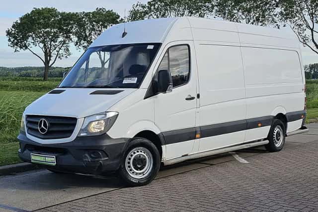 Mercedes-Benz Sprinter (2015) thumbnail 2