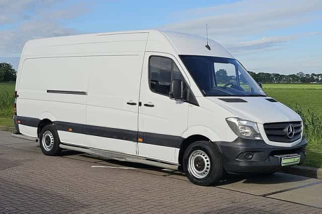 Mercedes-Benz Sprinter (2015) thumbnail 4