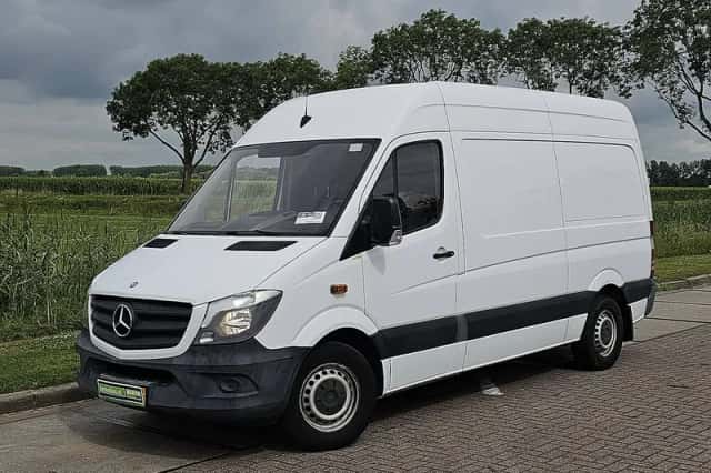 Mercedes-Benz Sprinter (2015) thumbnail 2