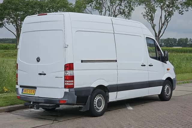 Mercedes-Benz Sprinter (2015) thumbnail 3