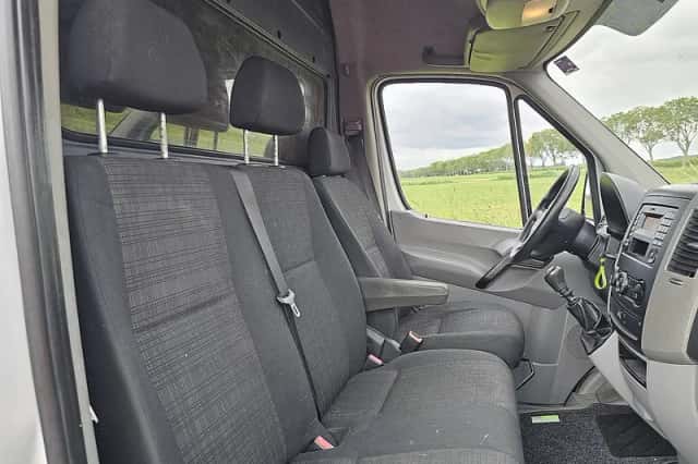 Mercedes-Benz Sprinter (2015) thumbnail 6