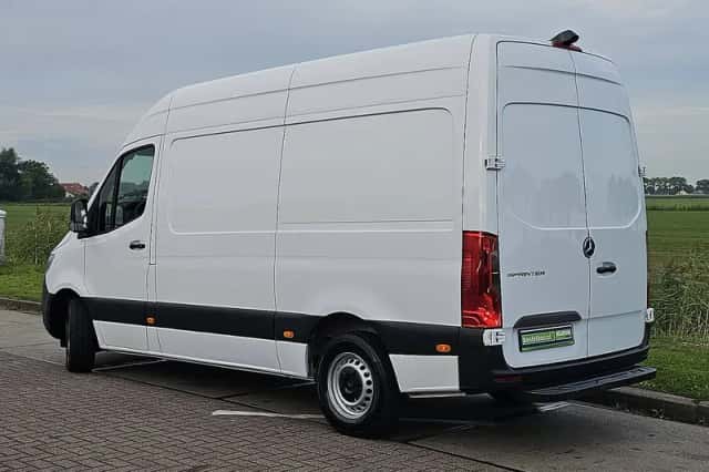 Mercedes-Benz Sprinter (2023) thumbnail 5