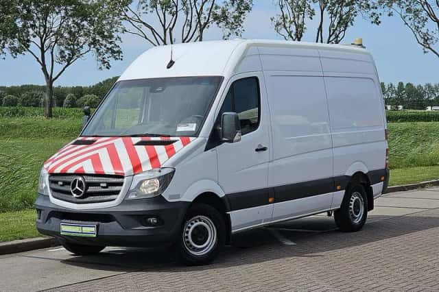 Mercedes-Benz Sprinter (2017) thumbnail 2
