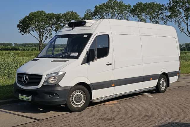 Mercedes-Benz Sprinter (2016) thumbnail 2