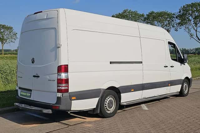 Mercedes-Benz Sprinter (2016) thumbnail 3