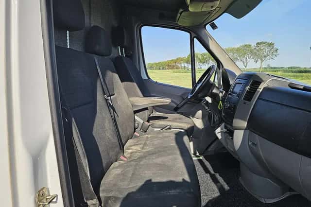 Mercedes-Benz Sprinter (2016) thumbnail 6
