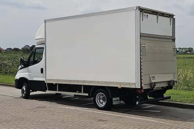 Iveco Daily (2022) thumbnail 5