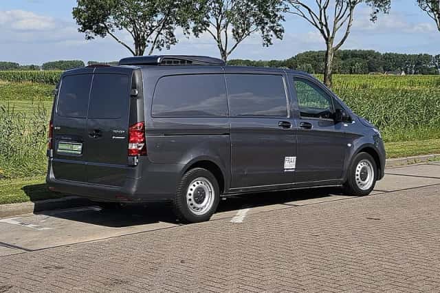 Mercedes-Benz Vito (2021) thumbnail 3