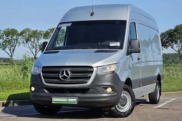 Mercedes-Benz Sprinter (2021) thumbnail 1