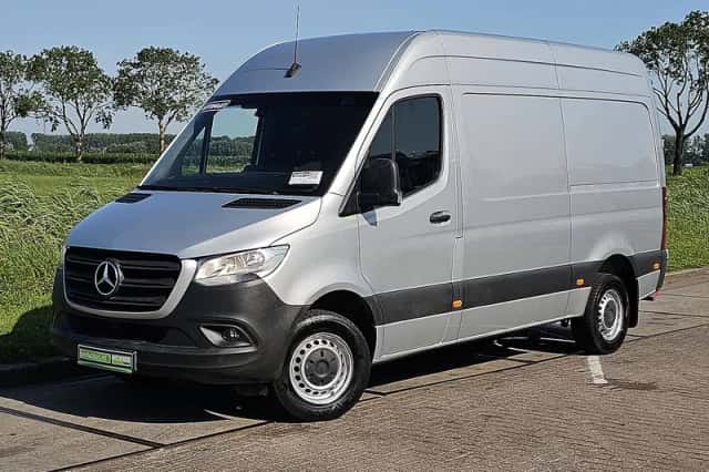 Mercedes-Benz Sprinter (2021) thumbnail 2