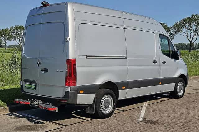 Mercedes-Benz Sprinter (2021) thumbnail 3