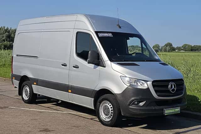 Mercedes-Benz Sprinter (2021) thumbnail 4
