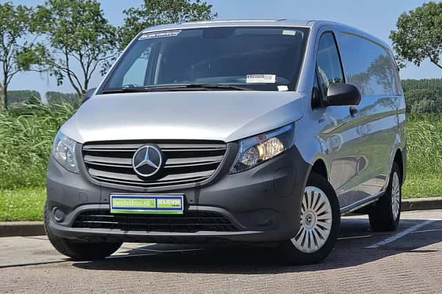 Mercedes-Benz eVito (2024) thumbnail 1