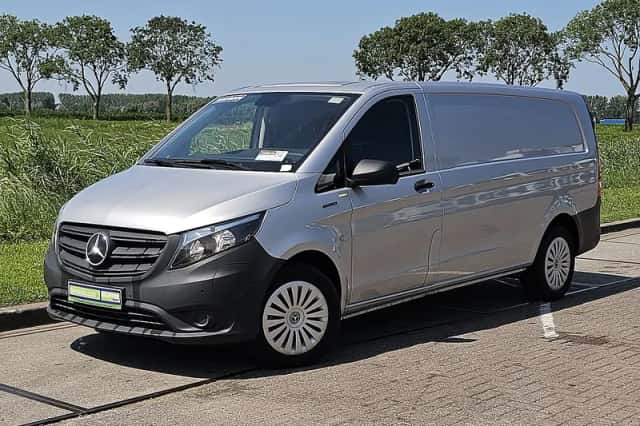 Mercedes-Benz eVito (2024) thumbnail 2