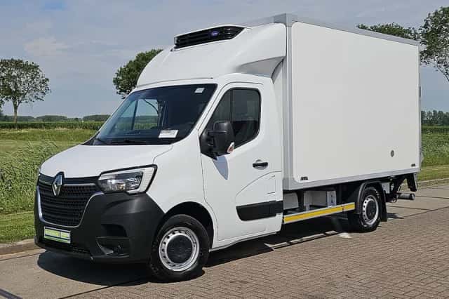 Renault Master (2023) thumbnail 2
