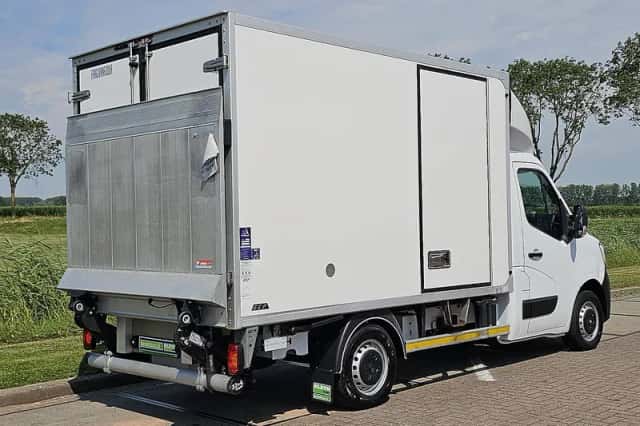 Renault Master (2023) thumbnail 3