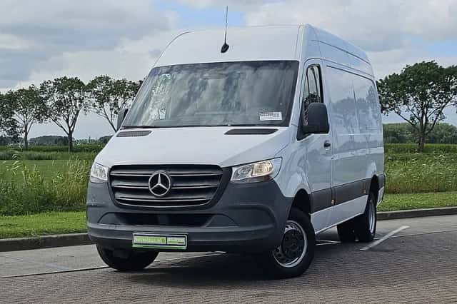 Mercedes-Benz Sprinter (2019) thumbnail 1