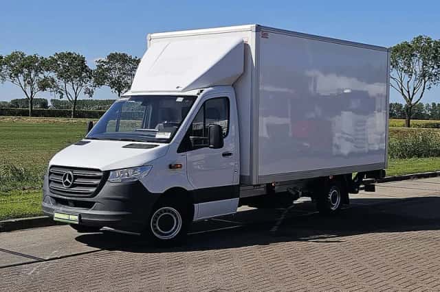 Mercedes-Benz Sprinter (2021) thumbnail 2
