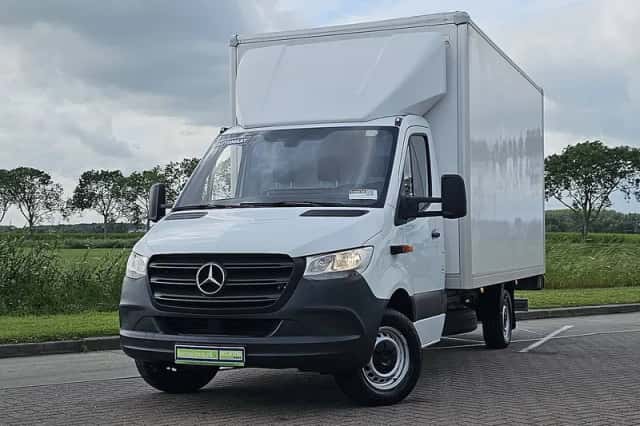 Mercedes-Benz Sprinter (2021) thumbnail 1