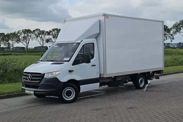 Mercedes-Benz Sprinter (2021) thumbnail 2