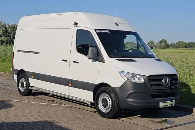 Mercedes-Benz eSprinter (2021) thumbnail 4