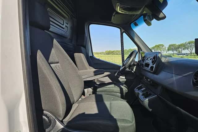 Mercedes-Benz eSprinter (2021) thumbnail 6