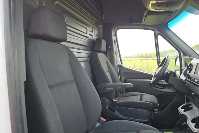 Mercedes-Benz Sprinter (2023) thumbnail 6