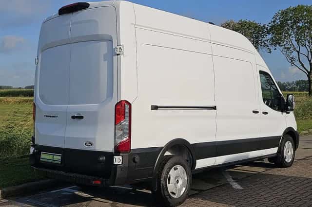 Ford Transit (2024) thumbnail 3