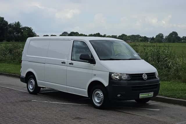 Volkswagen Transporter (2015) thumbnail 4