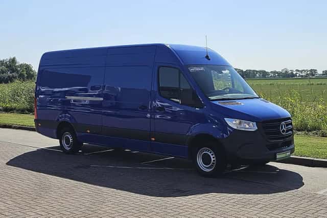Mercedes-Benz Sprinter (2024) thumbnail 4