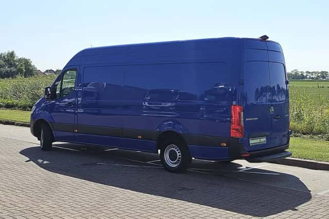 Mercedes-Benz Sprinter (2024) thumbnail 5