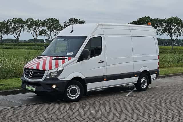 Mercedes-Benz Sprinter (2017) thumbnail 2