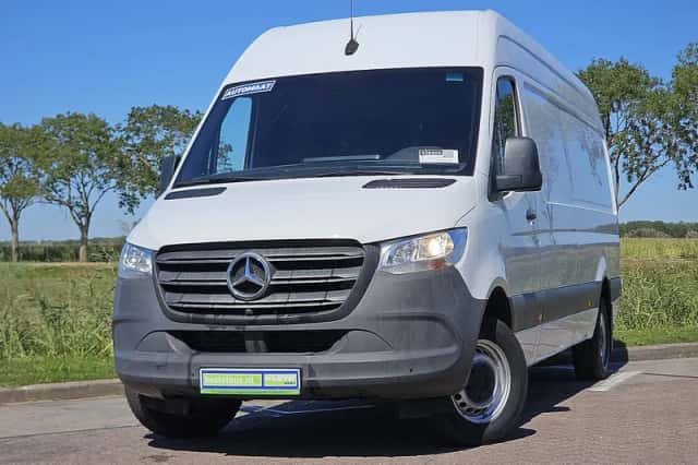 Mercedes-Benz Sprinter (2021) thumbnail 1