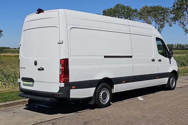 Mercedes-Benz Sprinter (2021) thumbnail 3